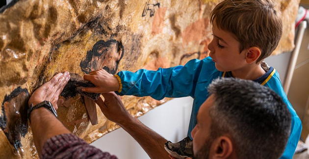 Des couleurs plein les doigts : peinture dès 6 ans au Musée National de Préhistoire aux Eyzies