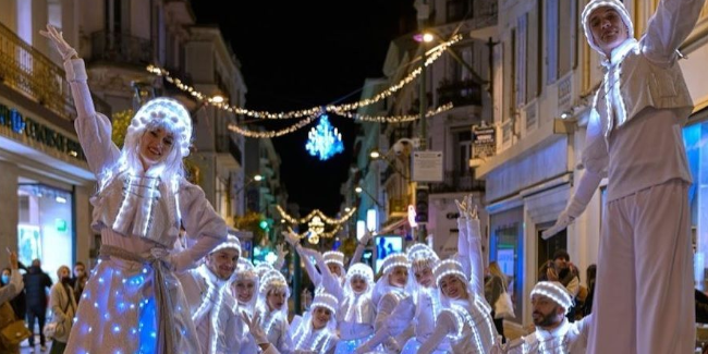 La grande parade et l'arrivée du Père Noël à Brive (Corrèze)