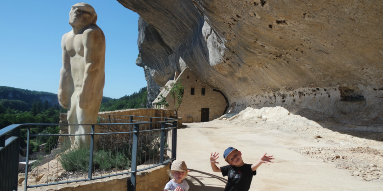 "Un château sous la falaise", visite ludique en famille au Musée national de Préhistoire aux Eyzies