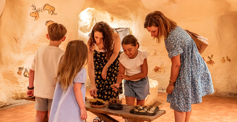 Atelier "art pariétal" au Parc du Thot à Thonac (24)