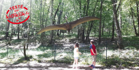 Visite familiale au Conquil : Parc aux dinosaures et habitat troglodytique à découvrir à Saint-Léon-sur-Vézère