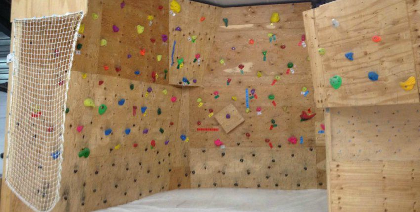 Faire de l'escalade indoor en famille avec Climb Up Limoges / 4 à 99 ans