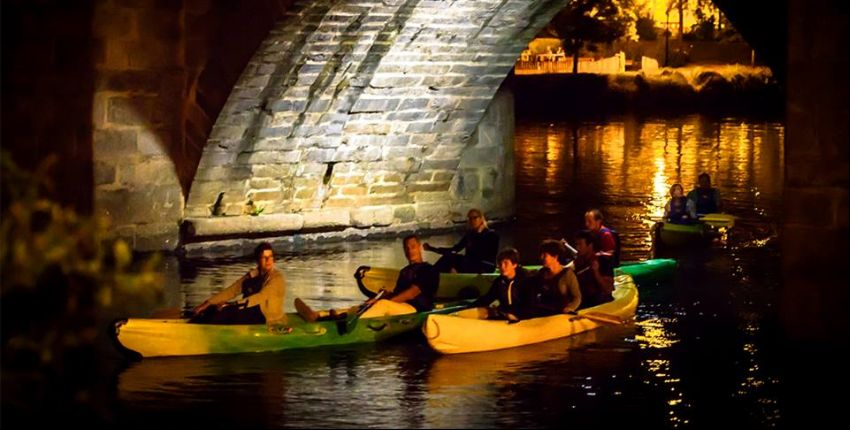 En famille, visitez Limoges en canoë en nocturne